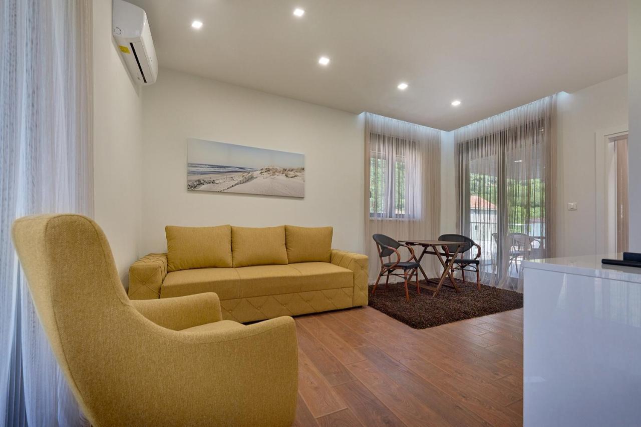 Georgiy Lux Apartments Lastva Grbaljska Екстериор снимка